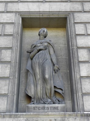 볼세나의 성녀 크리스티나_by Jacques-Francois Walcher_photo by GO69_on the Niche of the Church of the Madeleine in Paris_France.jpg